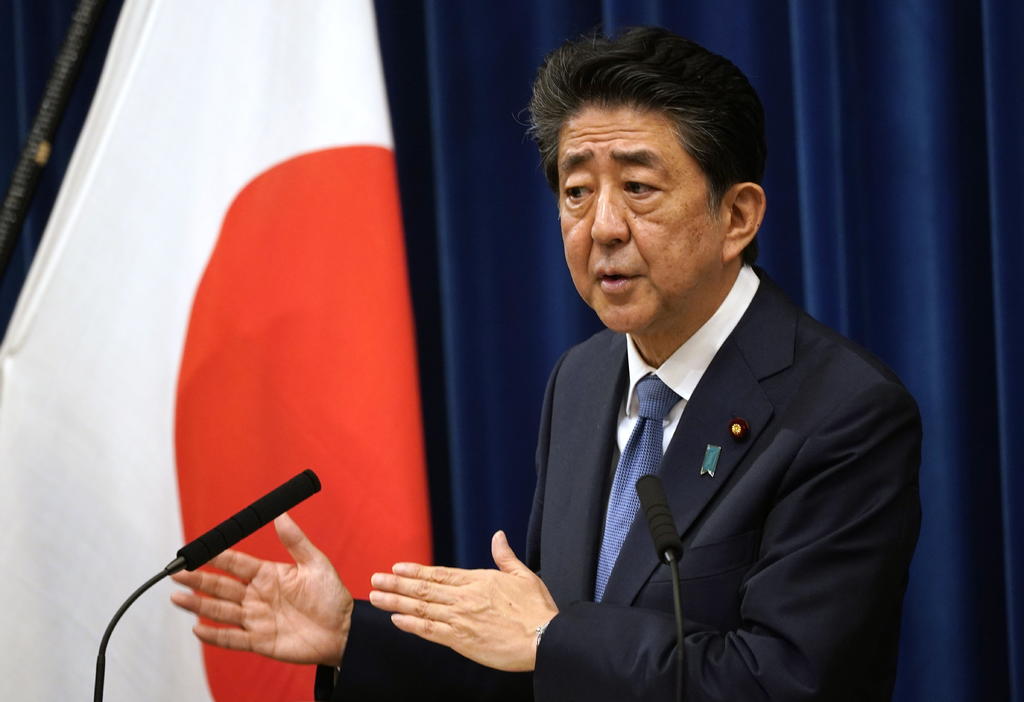 Líderes mundiales lamentan el atroz asesinato de ministro japonés Shinzo Abe El ex primer ministro de Japón Shinzo Abe fue declarado muerto a las 10.03 de la mañana (hora peninsular española) después de que los médicos intentaran reanimarle sin éxito durante cuatro horas y media, tras haber recibido el impacto frontal de al menos proyectiles en el cuello que provocaron la pérdida de sangre que finalmente desembocó en su fallecimiento, según el primer informe médico sobre el asesinato del exmandatario.