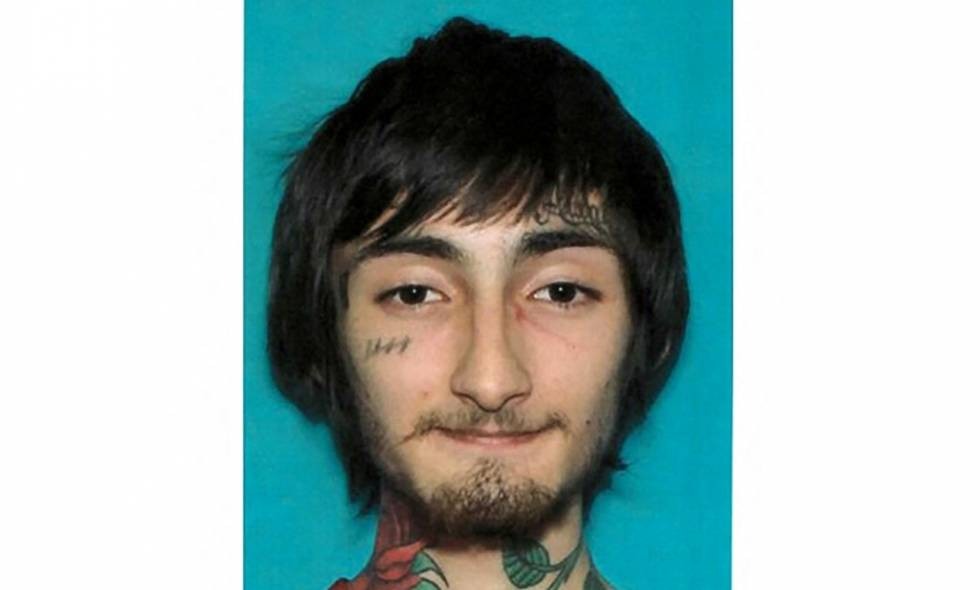 Robert fue el responsable del tiroteo que deja seis personas muertas Pero en sus actividades en internet, el joven de 21 años, conocido por amigos y familiares como "Bobby", mostraba una fuerte inclinación a la violencia y exhibía su ira por ser ignorado por sus pares.