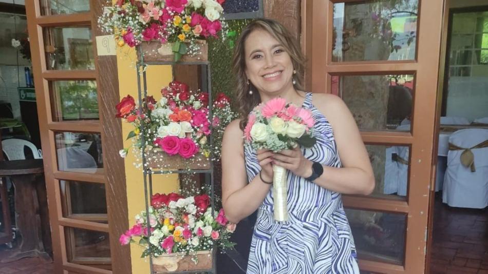 Familia de Adriana Pinzón se pronunció tras conocerse la pena de Jonathan Torres por el homicidio 1 Familia de Adriana Pinzón se pronunció tras conocerse la pena de Jonathan Torres por el homicidio Jonathan Torres, cuñado de la psicóloga Adriana Pinzón, fue condenado a 28 años de prisión y a pagar una multa de 779 salarios mínimos mensuales legales vigentes, además de no poder ejercer funciones o derechos públicos durante 18 años.