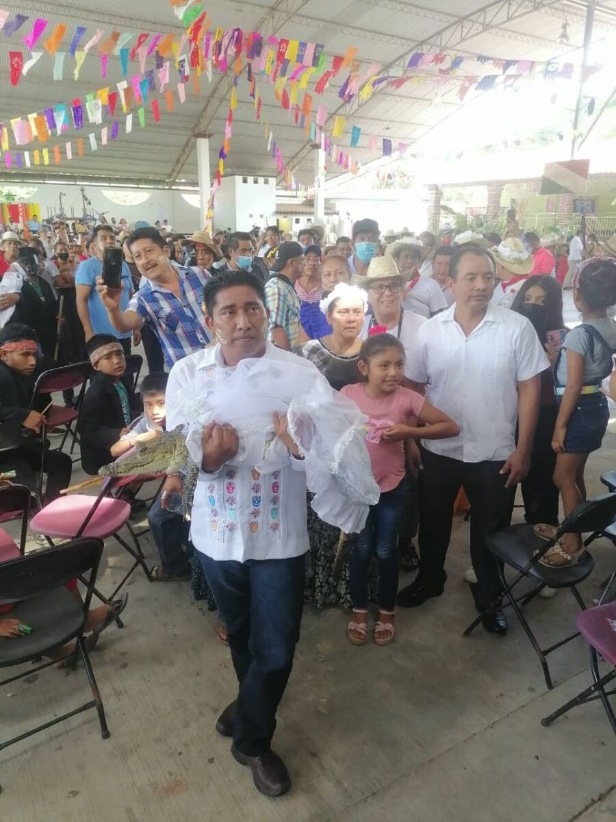 El alcalde que se casó con un caimán En el mundo se ven todo tipo de curiosidades, pero definitivamente hay unas que uno podría decir: ver para creer, como sucede con&nbsp;la noticia del hombre que se casó con un caimán.&nbsp;