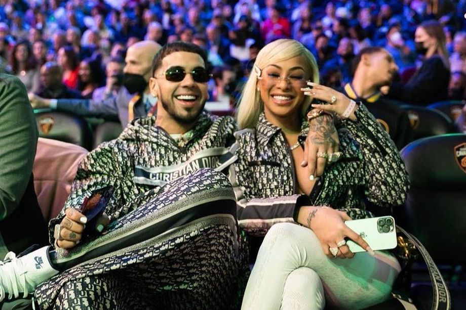 Anuel le celebró por lo alto el cumpleaños a su esposa Yailin El cantante de música urbana, Anuel AA, no dudó en hacerle una lujosa celebración de cumpleaños a su esposa Yailin, quien este lunes 4 de julio cumplió 20 años.
