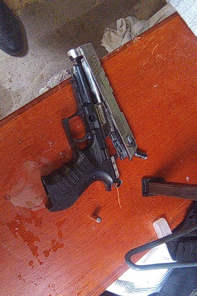 Encuentran tres armas de fuego en intervención en 'Tres Calaveras' 1 Encuentran tres armas de fuego en intervención en 'Tres Calaveras' En las últimas horas la Metropolitana de Bogotá informó que se realizó una intervención en el sector conocido como Tres Calaveras de la localidad de Usaquén, donde se encontraron armas de largo alcance.