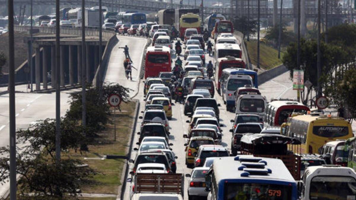 ¡Atención! Habrá pico y placa en Soacha todos los domingos 2 ¡Atención! Habrá pico y placa en Soacha todos los domingos La Alcaldía de Soacha indicó que el municipio de Soacha tendrá de ahora en adelante pico y placa todos los domingos.