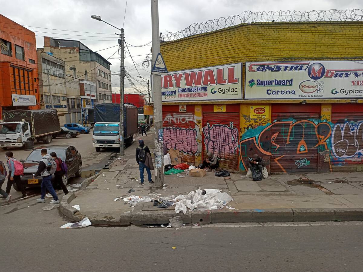 Río Tunjuelito gravemente afectado por el relleno sanitario Doña Juana 1 Río Tunjuelito gravemente afectado por el relleno sanitario Doña Juana El río Tunjuelito en este momento se encuentra en precarias condiciones debido a que el operador del relleno sanitario Doña Juana no ha cumplido debidamente con el tratamiento de lixiviados y esto ha ocasionado que varios desechos terminen en este caudal, causando graves afectaciones ambientales.