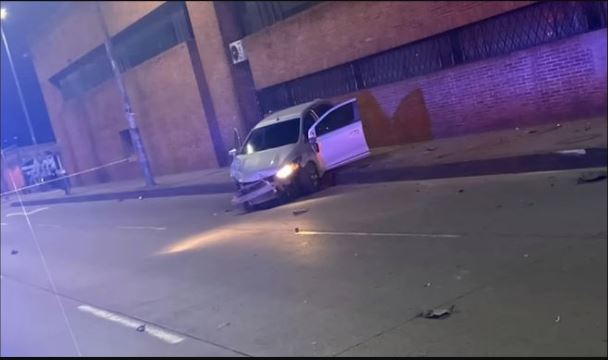 Desconsolada: mamá de víctima del siniestro que involucra a Freddy Burbano Karen Molina Luna, de 22 años, fue la víctima fatal del aparatoso accidente de tránsito que se registró la madrugada del sábado en la localidad de Puente Aranda, en el que está involucrado el cantante de música popular Freddy Burbano.