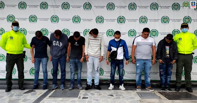 Cayeron 'Los Chobis' y 'Los Ferrero' en Los Mártires 'Los Chobis' tenían roles no solo para abordar a las víctimas sino para identificarlas y asegurar que el botín llegara a manos de sus demás compinches. Fueron las cámaras de seguridad las que evidenciaron su actuar criminal.