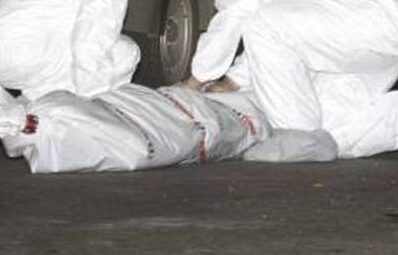 Estaba colgado de una soga en un puente en Rafael Uribe “En el lugar se encontró a un hombre que se había colgado de un lazo en un puente del sector de San Agustín y se hizo el reporte de la novedad para que los bomberos también hicieran presencia”, indicó un agente en el lugar.