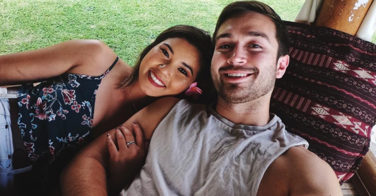 Joven le donó un riñón a su novio y el mal agradecido le fue infiel 1 Joven le donó un riñón a su novio y el mal agradecido le fue infiel Un joven se volvió tendencia en TikTok luego de publicar lo más loco que había hecho por amor. Según la mujer, cuando estaba muy enamorada decidió donarle un riñón a su pareja, pero ella no se esperaba que luego su novio le sería infiel.
