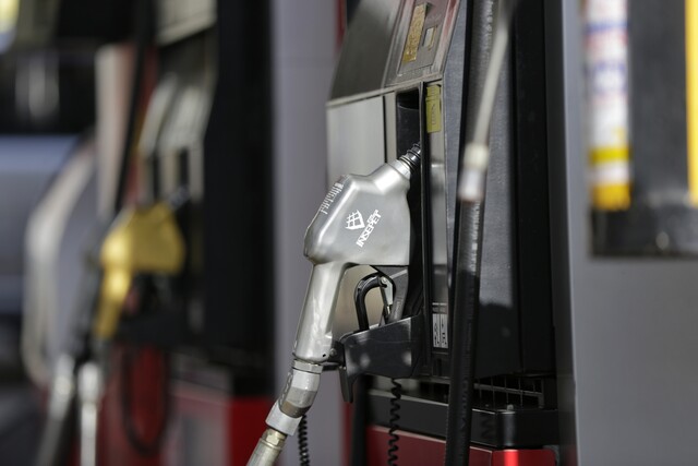 ¡Julio llegó con toda! Se subió el precio del combustible El Ministerio de Minas y Energía informó que los precios de los combustibles tendrán un incremento promedio de 150 pesos por galón, el cual empezará a regir a partir de este sábado 2 de julio.