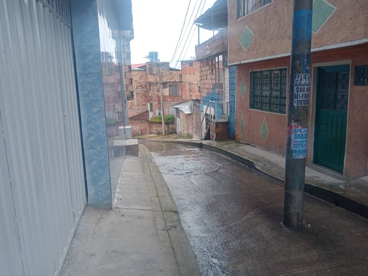 Intolerancia Mortal en San Cristóbal La intolerancia y la poca capacidad de una parte importante de la ciudadanía de resolver conflictos con salidas no violentas siguen siendo factores determinantes en la comisión de homicidios. Este fin de semana se presentó un nuevo caso violento, que tras discusiones sazonadas por el consumo excesivo de alcohol y viejos problemas sin saldar, terminó en la muerte de un hombre en el barrio La Victoria, en San Cristóbal.
