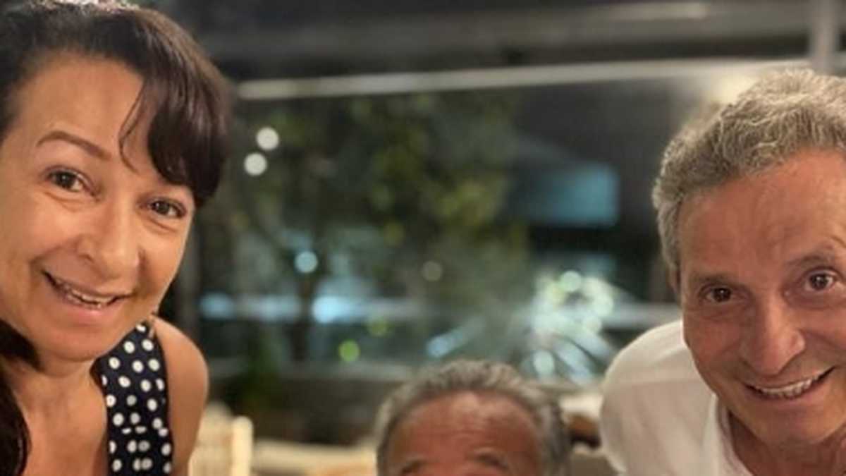 Darío Gómez estaba separado de la mujer con la que duró 35 años La muerte del ‘Rey del Despecho’, Darío Gómez, en horas de la noche de ayer ha dejado sorprendido a millones de colombianos que desde hace más de 50 años seguían su carrera musical. La voz de la reconocida canción ‘Nadie es eterno’ y de otros grandes éxitos musicales, partió de manera repentina, tras haber sufrido un colapso súbito.