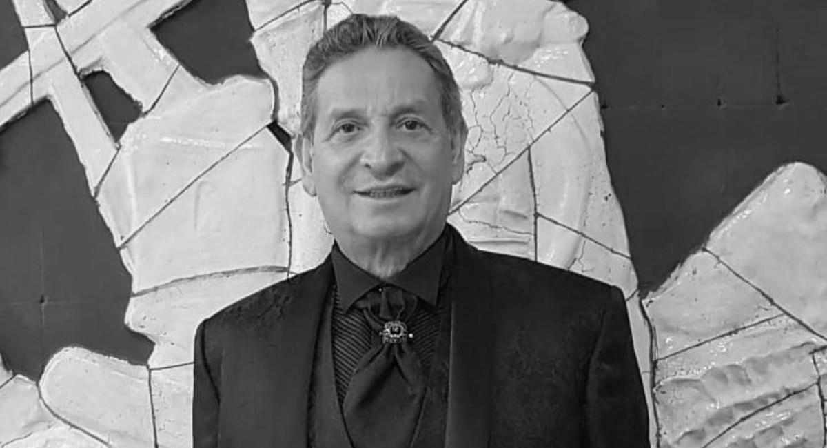 El guitarrista de Darío Gómez reveló cómo se le "aparecio" el artista luego de su muerte Uno de los guitarristas que acompañó por mucho tiempo al "Rey del Despecho" contó que vio a Darío Gómez y que él lo abrazó.