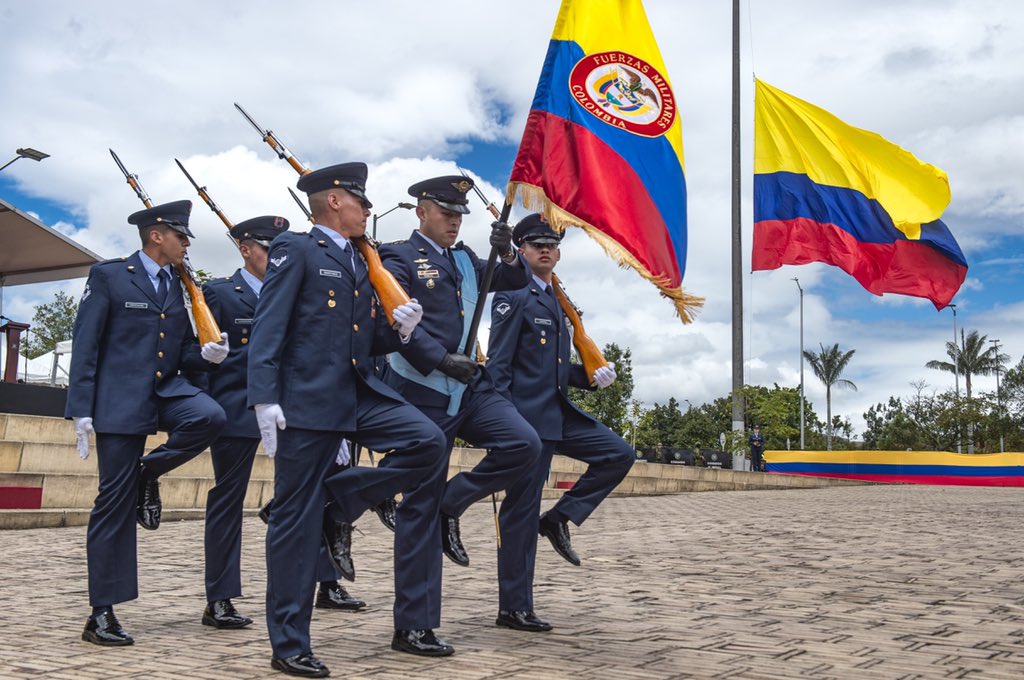 Todo listo para la celebración del 20 de julio: así serán los desfiles 1 Todo listo para la celebración del 20 de julio: así serán los desfiles El emblemático desfile militar del 20 de julio regresa a las calles de Bogotá, después de su cancelación por cuenta de la pandemia.