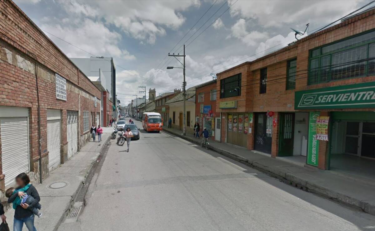 Balean a dos jóvenes en el centro de Facatativá 1 Balean a dos jóvenes en el centro de Facatativá Una terrible balacera sacudió las calles del centro de Facatativá sobre la madrugada de ayer. La zona de bares fue el sitio escogido por unos sicarios que descargaron todos sus cartuchos contra la humanidad de dos jóvenes facatativeños que salían de una fiesta.