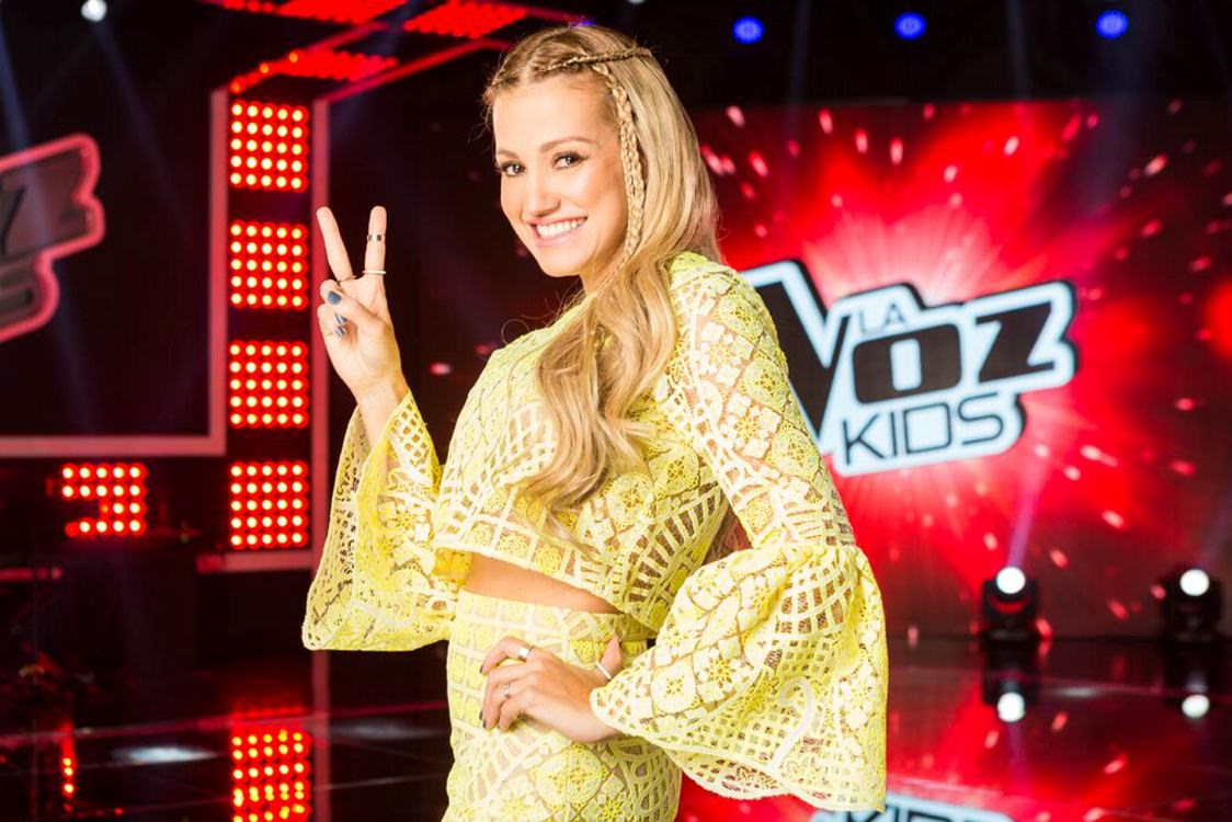 La razón por la que Fanny Lu no estará en la nueva temporada de 'La Voz Kids' Fanny Lu, una de las jurados más queridas por los niños y por la audiencia de La Voz Kids, quien con su carisma y empatía suele llevarse siempre la mirada en este concurso, anunció que no estará en la nueva temporada del programa.