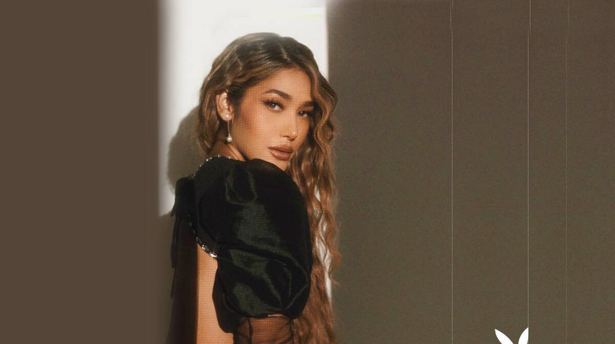Las sensuales fotos de Farina para la revista Playboy La cantante Farina enamoró a sus seguidores publicando en su cuenta de Instagram las fotos con las que debutó en la portada oficial de la edición de julio de la revista Playboy.