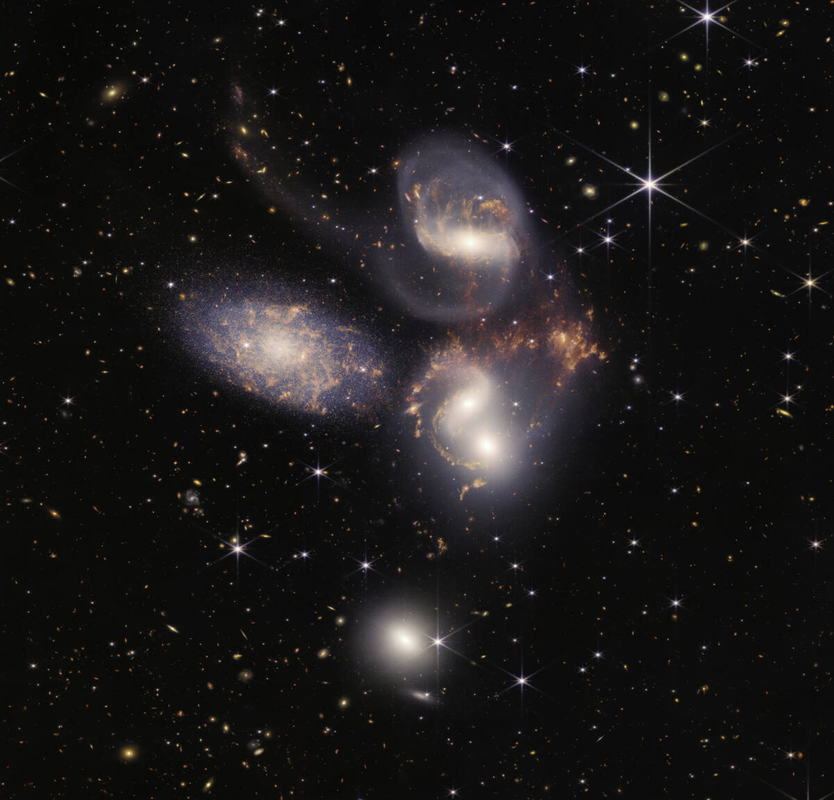 EN FOTOS: La Nasa revela nuevas imágenes del universo "Cada una de ellas dará a la humanidad una visión del universo que nunca antes hemos visto".