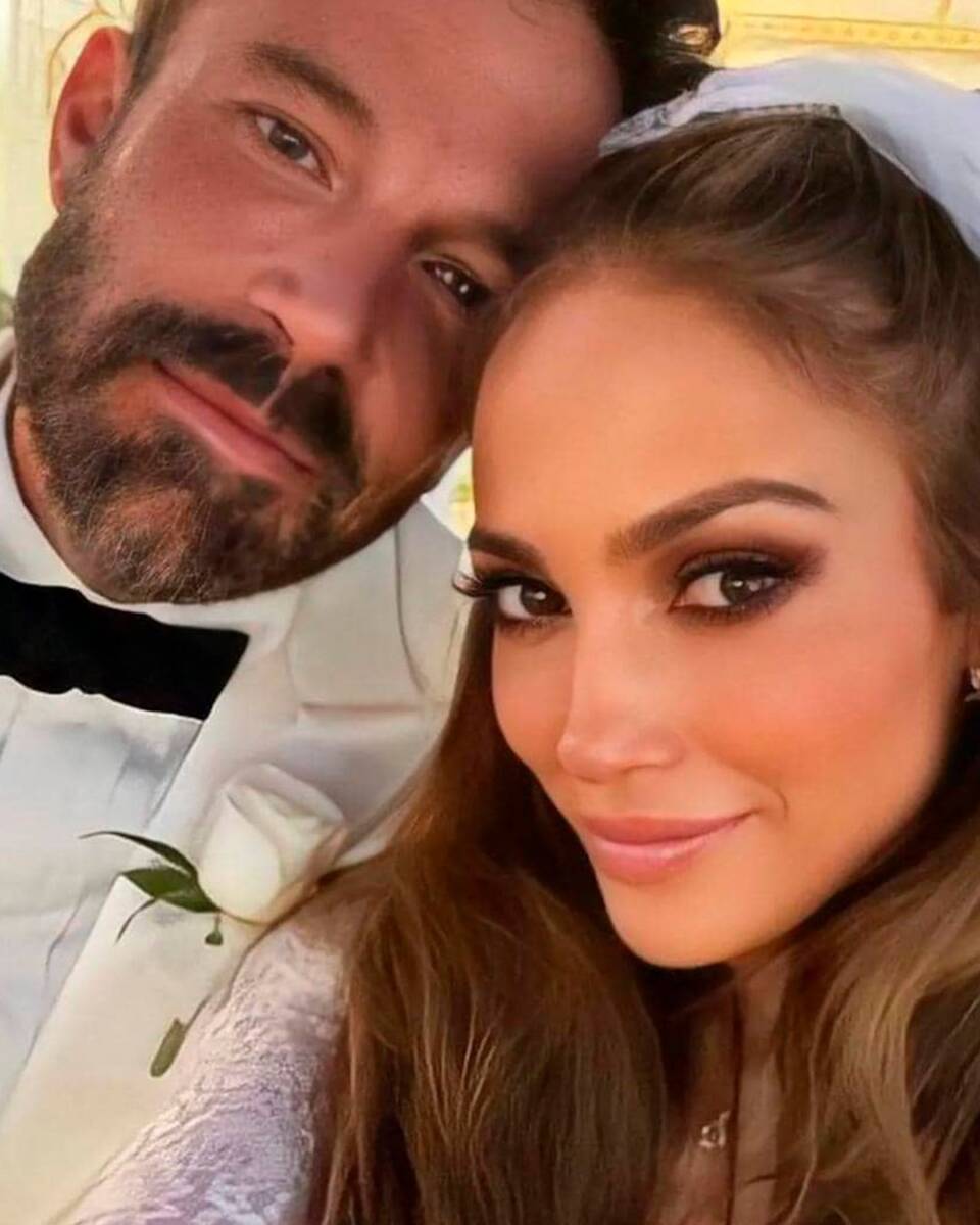 Jennifer López y Ben Affleck se casaron en Las Vegas 1 Jennifer López y Ben Affleck se casaron en Las Vegas Los célebres actores Jennifer López y Ben Affleck se casaron este fin de semana en Las Vegas, 18 años después de que fracasara su primer romance.