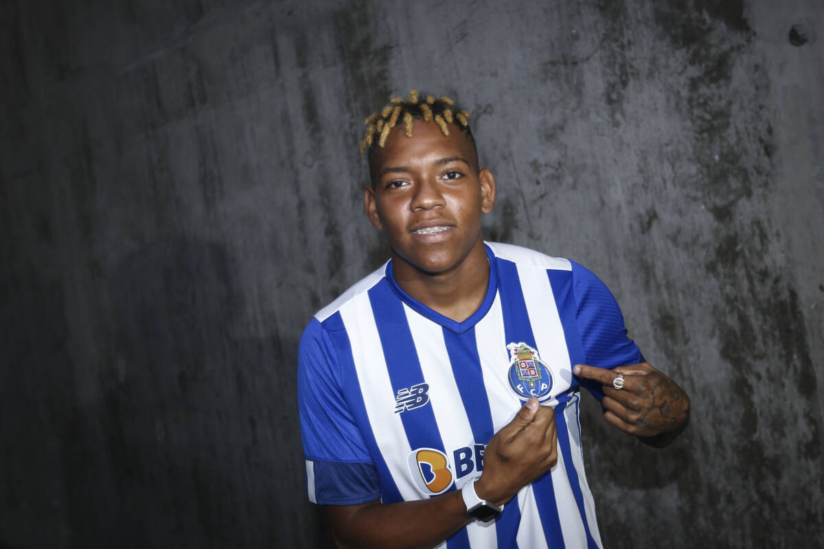 Hermano de Luis Díaz fue presentado en el Porto Jesús Díaz, hermano del futbolista colombiano Luis Díaz, quien es figura del equipo Liverpool de Inglaterra, fue presentado este viernes en el equipo Porto de Portugal.