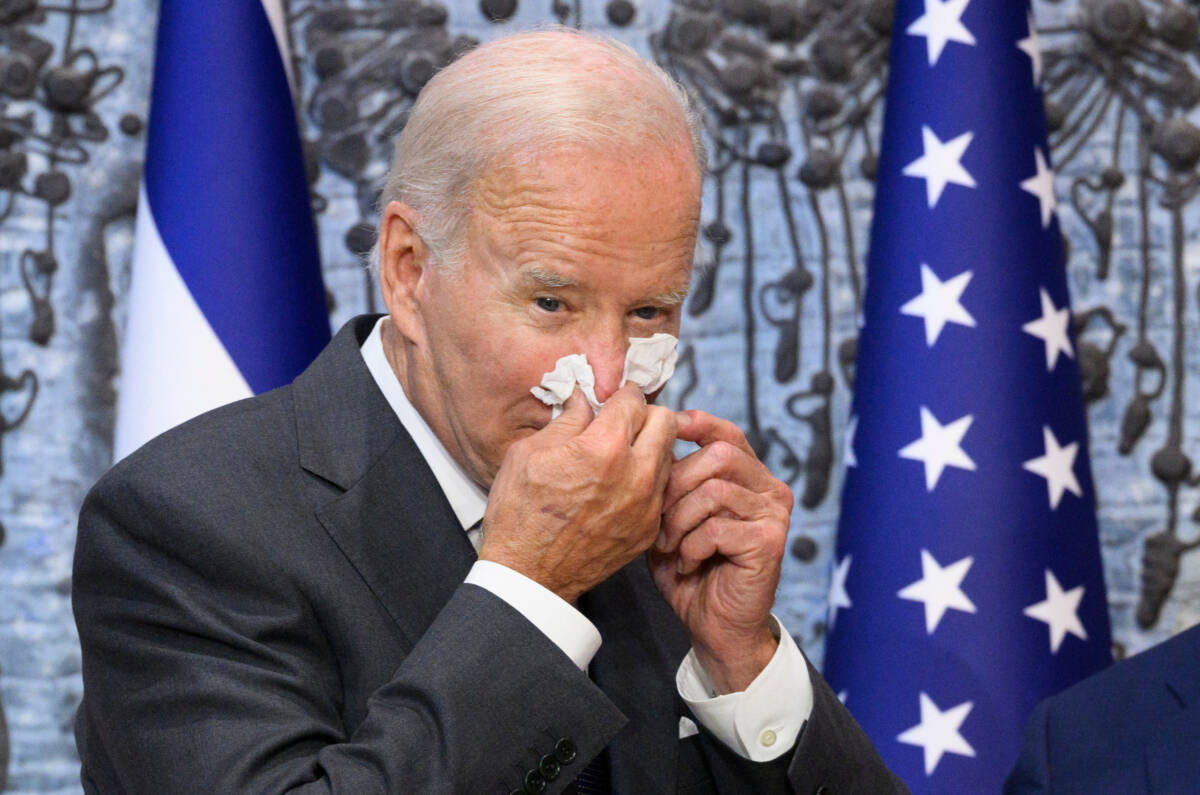 Joe Biden dio positivo para COVID El presidente estadounidense, Joe Biden, ha dado este jueves positivo por COVID-19, si bien se encuentra "bien" y presenta únicamente "síntomas muy leves", según ha informado la Casa Blanca.