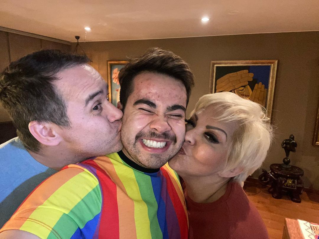 'Polilla' reveló las señales con las que 'La Gorda' Fabiola se habría manifestado tras su partida 1 'Polilla' reveló las señales con las que 'La Gorda' Fabiola se habría manifestado tras su partida La muerte de 'La Gorda' Fabiola dejó una profunda tristeza entre sus seguidores, colegas y familiares. Su esposo, Nelson Polanía, conocido como 'Polilla', ha manifestado su dolor a través de varias publicaciones en Instagram, donde ha compartido el difícil proceso por el que está pasando y cuánto extraña a Fabiola.