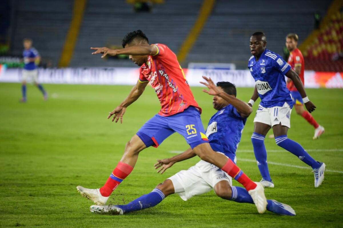 Millos no pudo con Pasto en su debut: empataron 1-1 El visitante tuvo que encerrarse en el área, porque Millos le llegó por todos los lados y comenzó a atacar con remates de Larry Vásquez y Carlos Gómez. En ese momento el arquero Víctor Cabezas era el salvador. Pero la tranquilidad le duró muy poco.