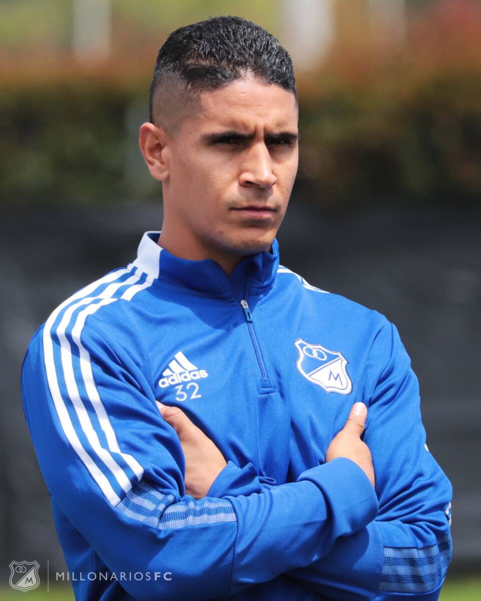 Millos tiene nuevo calidoso: Daniel Cataño 1 Millos tiene nuevo calidoso: Daniel Cataño Tras varios días de rumores, finalmente Millonarios hizo oficial la llegada de Daniel Cataño. Este talentoso mediocampista antioqueño, de 30 años, llega al cuadro 'Embajador' procedente del Tolima, equipo con el que jugó entre 2018 y 2022, ganó una Liga y una Superliga.