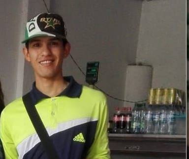 Joven barrista fue baleado en Bosa 1 Joven barrista fue baleado en Bosa Los hechos…“Yo sí vi que ayer había varias personas extrañas rondando el barrio, gente que no es de por acá. Yo tengo un negocio más o menos cerca al lugar donde atacaron al muchacho y me dio como un mal presentimiento y cerré mi negocio temprano porque eso se sabe que cuando hay gente rara por acá, algo va a pasar, y mire con la noticia que nos despertamos hoy. Gravísimo”, le contó ayer a Q'HUBO una vecina del sector que tiene un local en la zona y escuchó los disparos cuando ya se encontraba en su vivienda dispuesta a descansar.