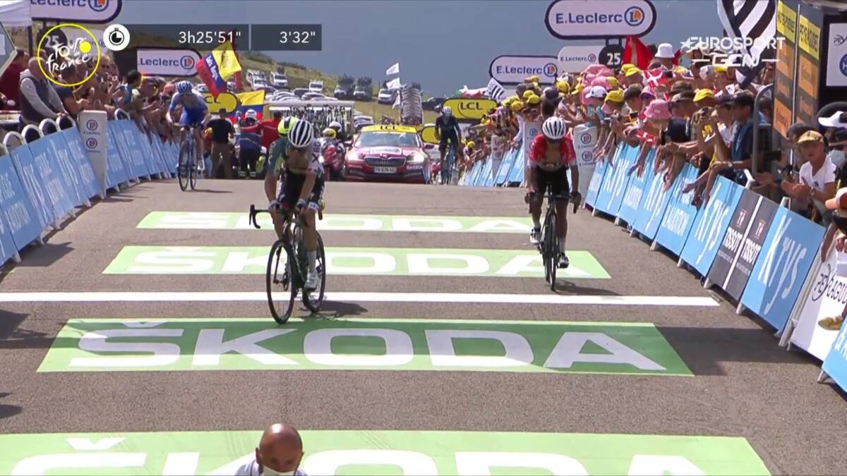Pogacar gana la etapa 17 del Tour y Nairo conserva el cuarto puesto 1 Pogacar gana la etapa 17 del Tour y Nairo conserva el cuarto puesto Pogacar, que logró su tercer triunfo de etapa en este Tour, queda en la general a 2 minutos y 18 segundos del corredor danés del Jumbo, merced a las bonificaciones. El colombiano Nairo Quintana y el británico Geraint Thomas perdieron tiempo y parecen abocados a luchar como máximo por el tercer puesto.