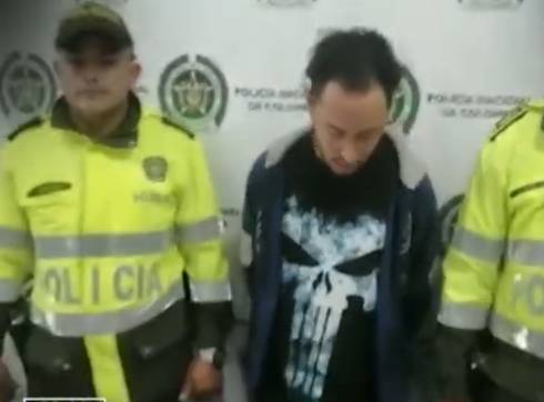 Transeúnte fue asesinado a bala en Ciudad Bolívar 1 Transeúnte fue asesinado a bala en Ciudad Bolívar En las horas de la madrugada de este viernes 29 de julio, se presentó un asesinato en las calles del barrio Lucero, en la localidad Ciudad Bolívar.