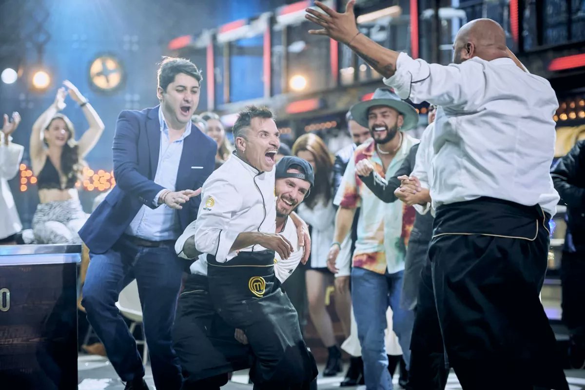 Ramiro Meneses habló del enredo que le generó ganar MasterChef 1 Ramiro Meneses habló del enredo que le generó ganar MasterChef Luego de haber ganado el reality MasterChef Celebrity, Ramiro Meneses sorprendió a sus seguidores al hablar del enredo que le trajo el anhelado título.