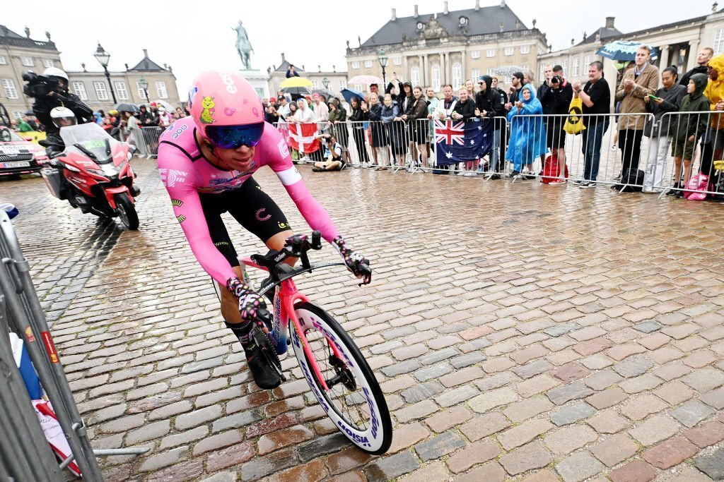 Así les fue a los colombianos en el arranque del tour de Francia 1 Así les fue a los colombianos en el arranque del tour de Francia El tour de Francia arrancó a tempranas horas de la mañana y con este, la fe de todos los seguidores de Daniel Martínez, Nairo Quintana y Rigoberto Urán se pegaron a sus pantallas para poder hacerles fuerza y enviarles toda la energía durante el tour de Francia.