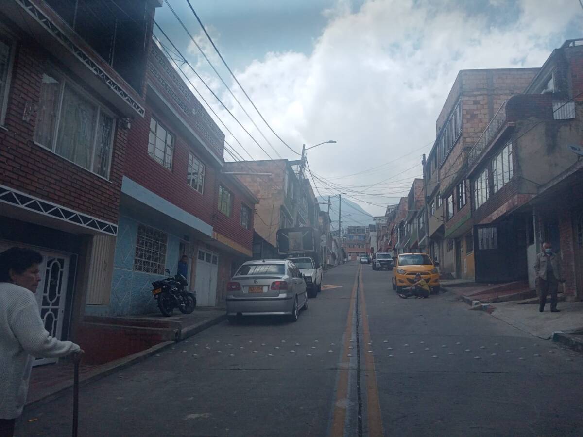 Triste hallazgo de menor sin vida en San Cristóbal 10 Triste hallazgo de menor sin vida en San Cristóbal Al parecer, el menor habría tomado la decisión de ponerle fin a su vida, por lo que decidió encerrarse en el baño de la residencia. Tras un largo rato sin que notaran señales del muchacho, los familiares empezaron a buscarlo. No quedó esquina del hogar sin revisar hasta que solo faltaba el baño.