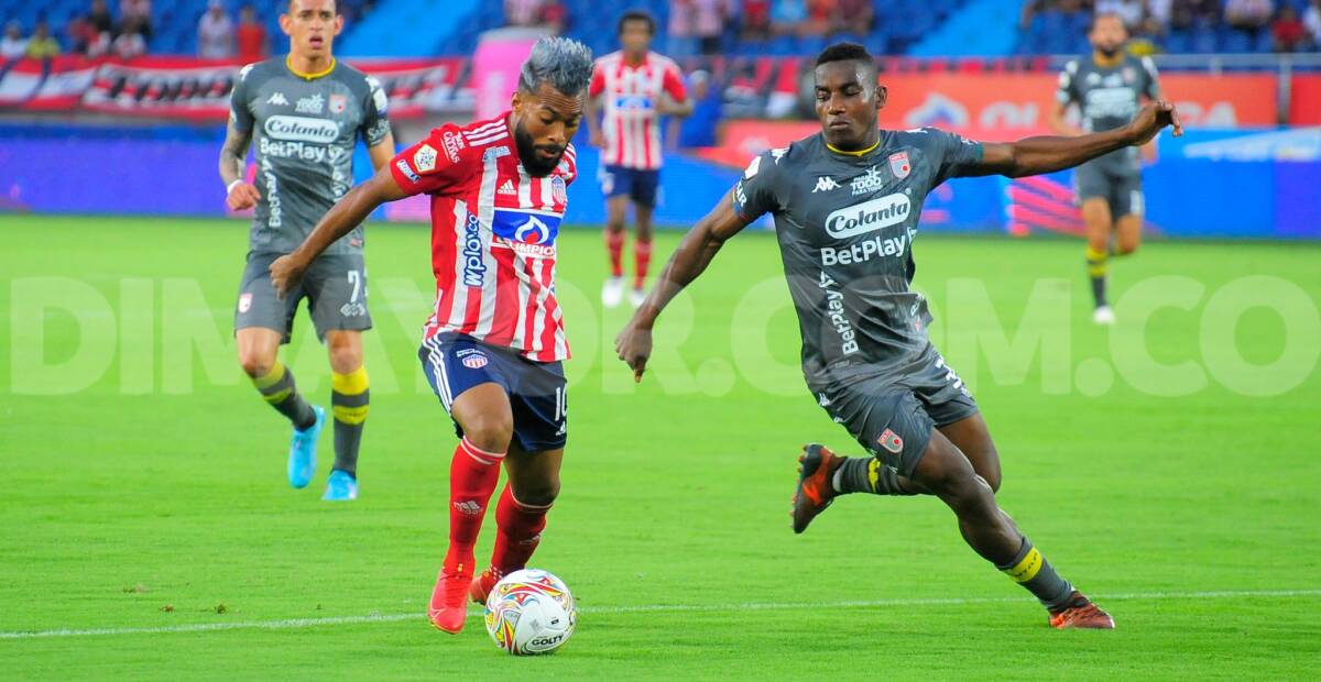 Santa Fe tuvo una horrible noche: perdió contra Junior Santa Fe sufrió su primera derrota en la Liga. En un partido para el olvido, donde mostró sus grandes limitaciones de juego, el cuadro ‘Cardenal’ cayó anoche 2-0 con el Junior.