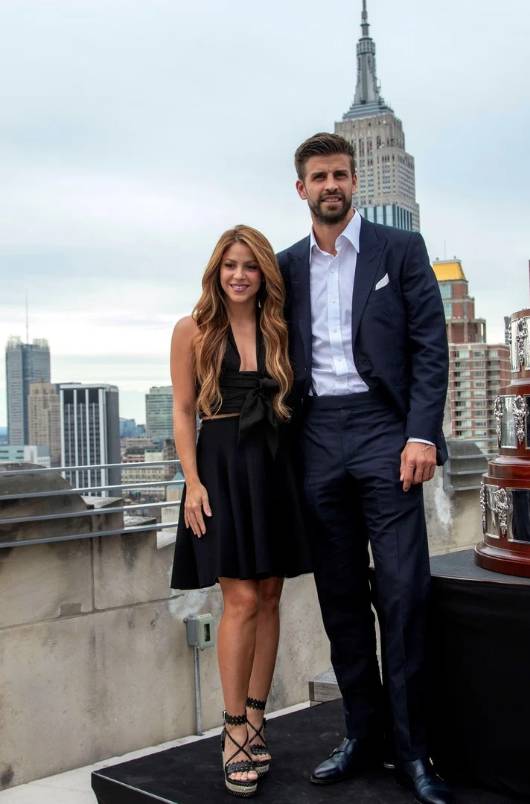 ¿Shakira y Piqué de nuevo juntos en Estados Unidos? 1 ¿Shakira y Piqué de nuevo juntos en Estados Unidos? La separación de Shakira con el jugador del Barsa, Piqué, ahora tiene un nuevo capítulo, pues según medios internacionales la barranquillera tendrá una reunión de emergencia con el deportista.