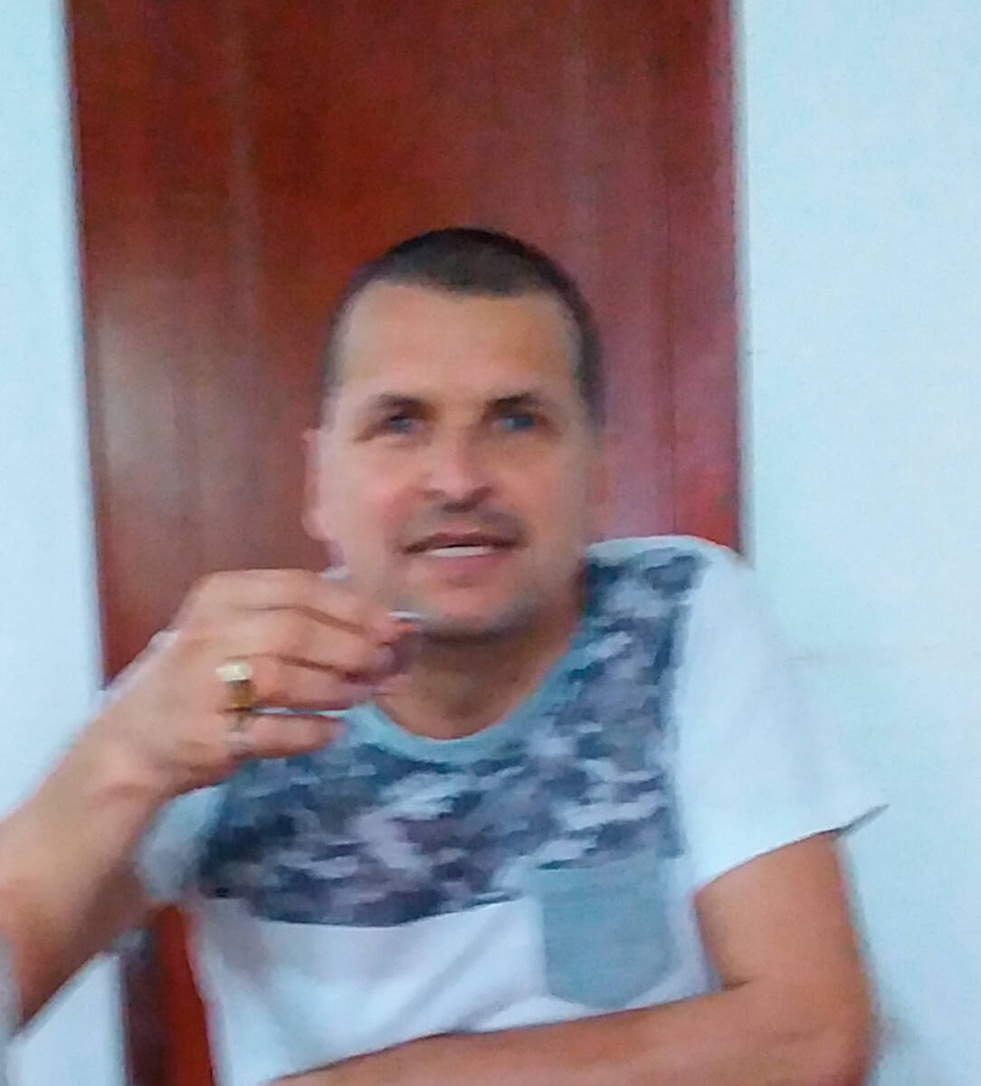 Celos, tragedia y muerte en El Remanso II &nbsp;Al final la mujer se zafó y corrió a la acera de su vivienda para alertar a la policía. Las autoridades llegaron para atender el caso de violencia intrafamiliar, claro que terminaron acudiendo a las unidades del CTI, luego de que se confirmara la tragedia ocurrida en la vivienda.