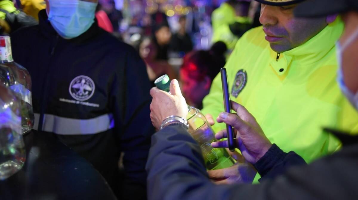 Desarticulada red criminal de explotación sexual y de trata de personas en Bogotá 3 Desarticulada red criminal de explotación sexual y de trata de personas en Bogotá La Policía Nacional, a través de la Dirección de Protección y Servicios Especiales, en trabajo articulado con la Fiscalía General de la Nación y la ONG Operation Underground Railroad, logró la desarticulación de una estructura criminal dedicada a la trata de personas y la explotación sexual de niños, niñas y adolescentes.
