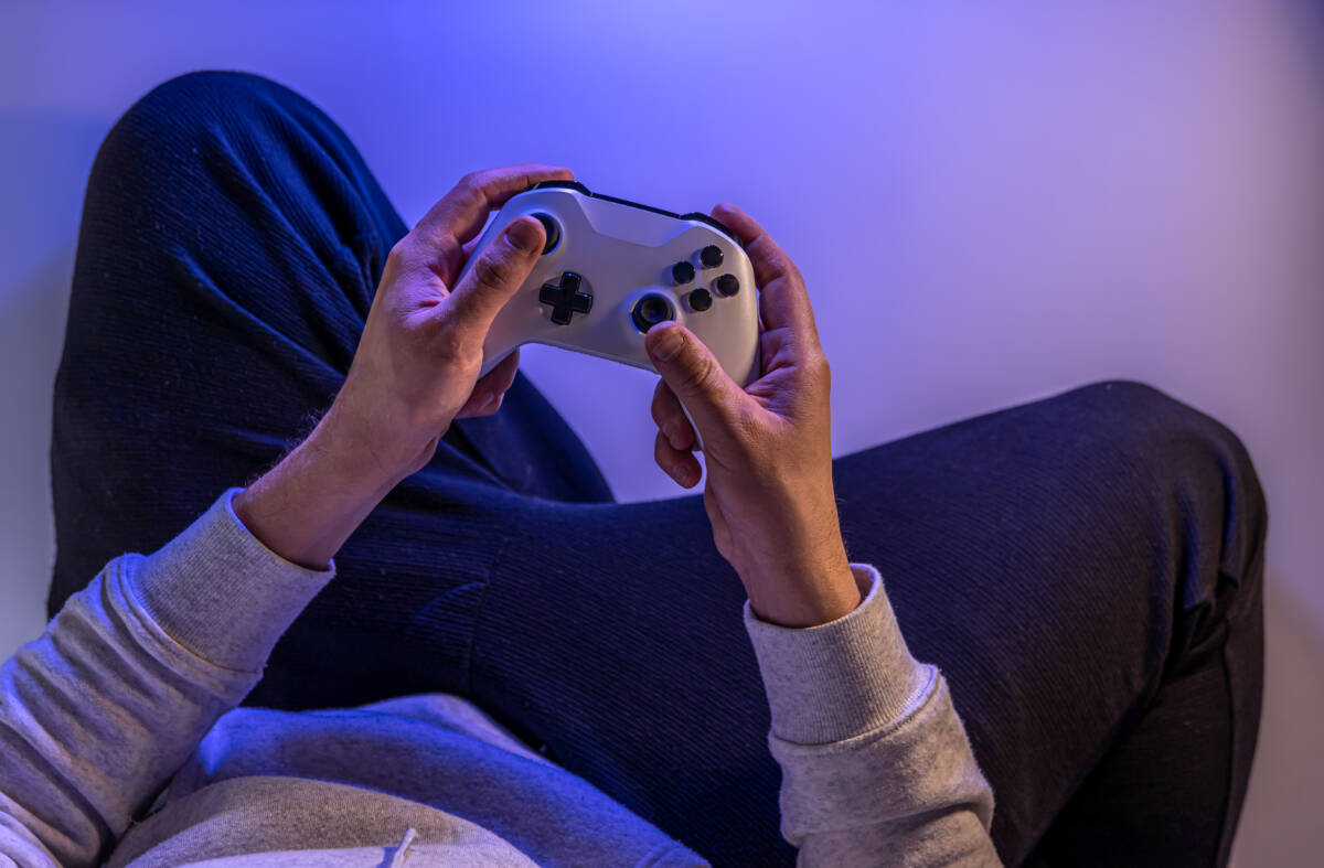 Dos jóvenes fueron asesinados mientras jugaban videojuegos Un terrible caso se registró en Jamundí en el que dos jóvenes perdieron la vida al ser asesinados mientras jugaban videojuegos.