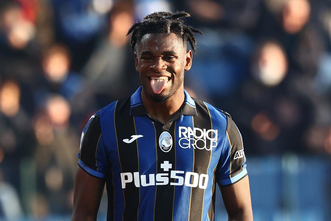 La millonada que pagaría el Newcastle por el fichaje de Duván Zapata 1 La millonada que pagaría el Newcastle por el fichaje de Duván Zapata El colombiano Duván Zapata no deja de sorprender y su nombre nuevamente se menciona en el mercado de fichajes.