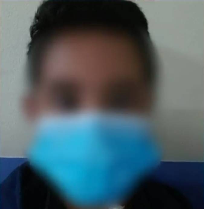 ¡Terrible! Niño fue herido en el cuello con un bisturí por un compañero del colegio Un terrible hecho se presentó en el colegio Fernando Mazuera, en la localidad de Bosa. Un niño de tan solo 12 años fue herido con un bisturí en el cuello por uno de sus compañeros de clase.