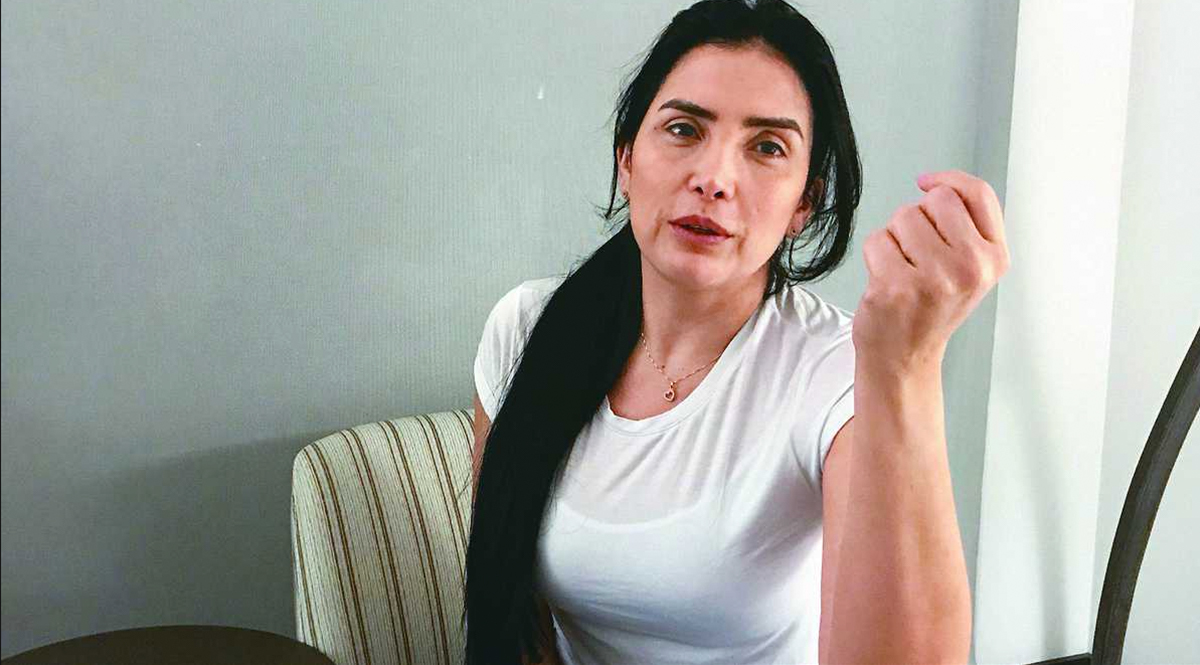 Aida Merlano relató por primera vez cómo fue su fuga del consultorio odontológico  La excongresista Aida Merlano Rebolledo relató este miércoles en el juicio contra su hija, Aida Victoria Merlano, y su odontólogo Javier Cely, por haber, presuntamente, participado en su fuga, perpetrada el 1 de octubre de 2019, de un consultorio odontológico ubicado al norte de Bogotá.