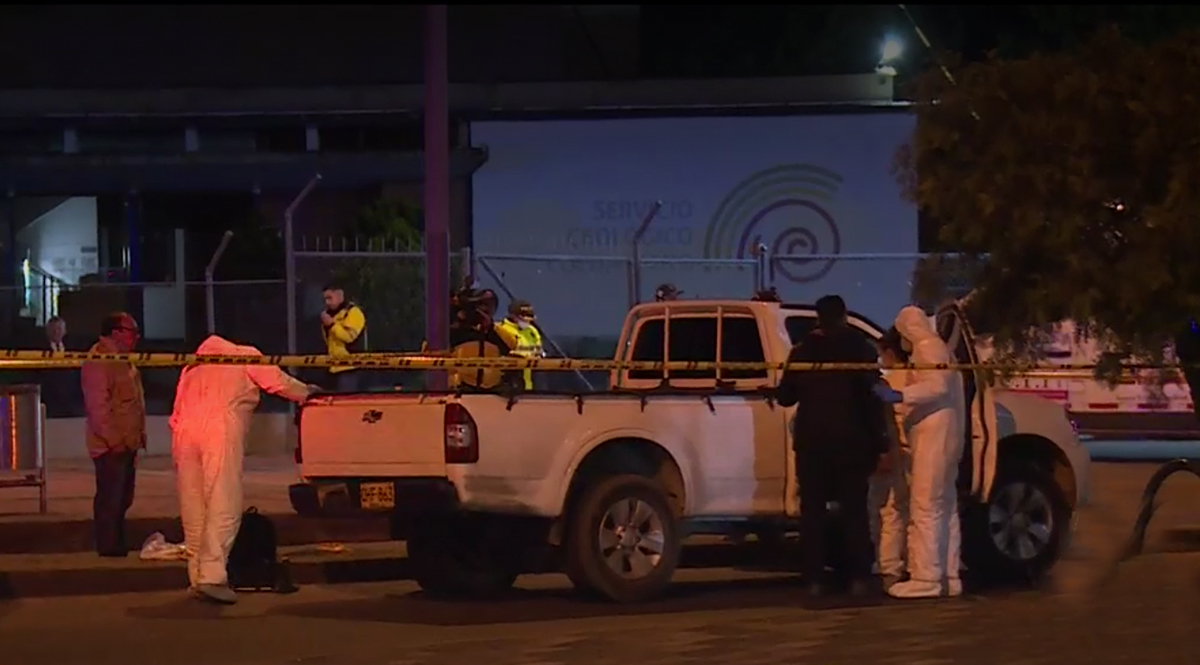 Asesinan a un hombre en el barrio Nicolás de Federmán El asesinato de un hombre en el sector de Nicolás de Federmán, en la localidad de Teusaquillo, estaba planeado estratégicamente. Los mismos sujetos que le dispararon, minutos antes le pincharon su vehículo para que la víctima se bajara a cambiar el neumático, haciendo este momento el propicio para quitarle la vida.