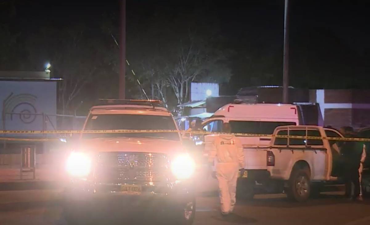 Asesinan a un hombre en el barrio Nicolás de Federmán El asesinato de un hombre en el sector de Nicolás de Federmán, en la localidad de Teusaquillo, estaba planeado estratégicamente. Los mismos sujetos que le dispararon, minutos antes le pincharon su vehículo para que la víctima se bajara a cambiar el neumático, haciendo este momento el propicio para quitarle la vida.