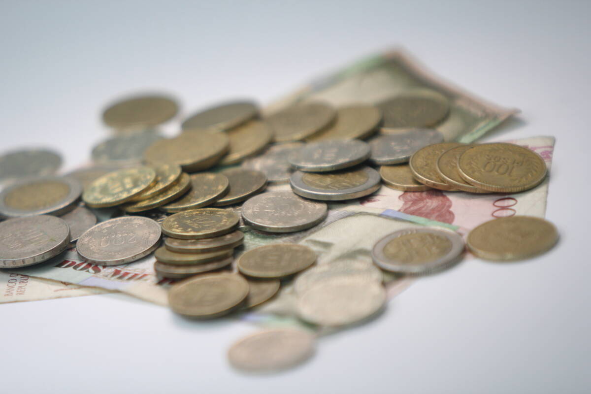 Más del 39% de colombianos sienten que le falta plata para llegar a fin de mes 3 Más del 39% de colombianos sienten que le falta plata para llegar a fin de mes “Aunque persisten retos para mejorar los niveles de bienestar financiero de los colombianos que viven en zonas rurales y los mayores de 65 años, los datos ratifican que el país sigue por la senda de la recuperación económica iniciada en 2021. Seguir con estas mediciones fortalecerá el desarrollo de la política de inclusión financiera”, destacó Freddy Castro, director de Banca de las Oportunidades.