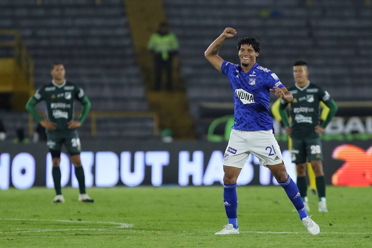 Millonarios goleó al Cali y no suelta la punta de la Liga 2 Millonarios goleó al Cali y no suelta la punta de la Liga En el cumpleaños 484 de Bogotá Millonarios le dio un regalo a los capitalinos. El cuadro 'Embajador' goleó este sábado 4-2 al Deportivo Cali, en el estadio El Campín, y se consolida como líder de la Liga. Además, mantiene su invicto que ya va en seis fechas.