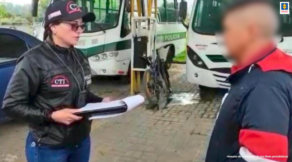 Cárcel por abusar sexualmente de una niña de 9 años La Fiscalía, Seccional Cundinamarca, informó en las últimas horas que los hechos habrían ocurrido durante el 2018 hasta inicios de 2022. En la investigación, se logró recolectar pruebas que demostraron que este sujeto realizó tocamientos indebidos a la niña durante los momentos en que era dejada sola en la vivienda, ya que este vivía en el mismo lugar.|