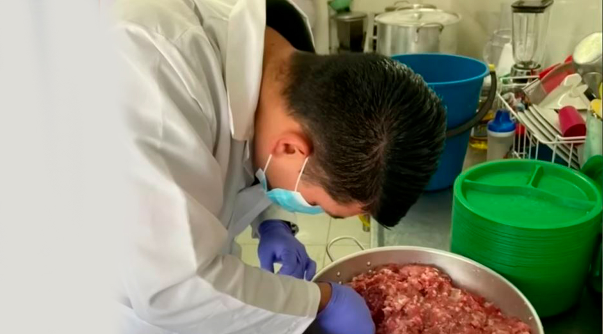 ¡Increíble! Encuentran carne de caballo en raciones alimentarias para niños El grave descubrimiento se hizo en el Plan de Alimentación Escolar (PAE), cuando encontraron carne de caballo en las raciones alimentarias que se usan para los niños de colegios.