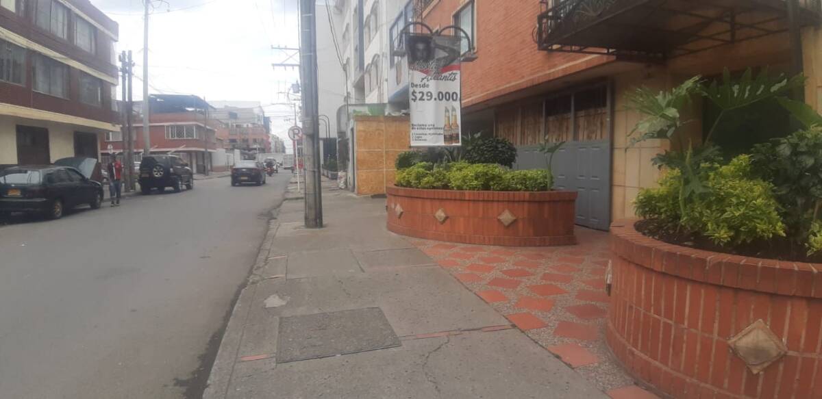 Indignación por crimen de mujer trans en Kennedy Gracias a las denuncia de una fundación que protege a la población trans de todo el país, se conoció sobre el terrible asesinato de esta mujer, que fue acribillada frente a un hotel en un sector conocido por la presencia de moteles y bares cercanos a la Avenida Primero de Mayo, en la localidad de Kennedy.