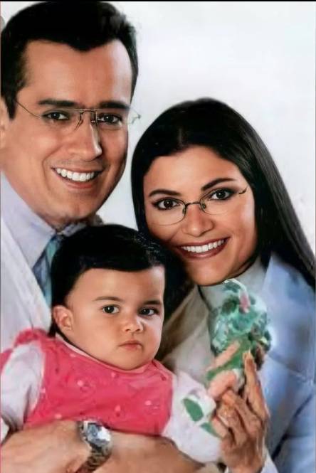 La exitosa novela 'Yo soy Betty, la fea' tendría tercera parte RCN ya ha realizado nuevas versiones de algunas de las creaciones más importantes del fallecido Fernando Gaitán, como ‘Café con aroma de mujer’ y ‘Hasta que la plata nos separe’, pero con su máxima obra, ‘Yo soy Betty la fea’, habría tomado otra decisión.