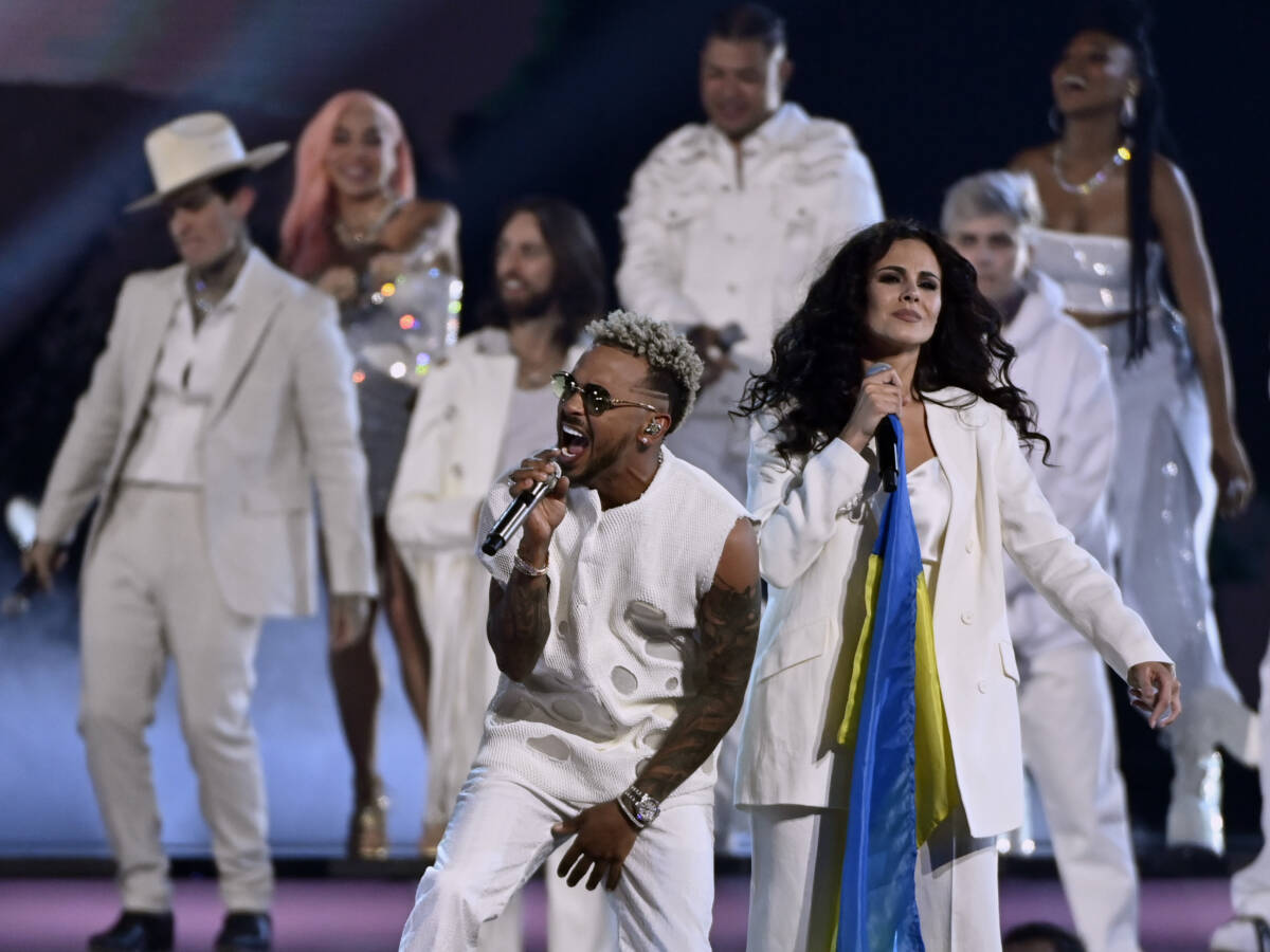 Latino Music Awards prepara su nueva entrega en Bogotá Arelys Henao, Mr. Black, Yeison Jiménez, Fanny Lu, Kevin Flórez, Maia y Twister, hacen parte de los primeros artistas confirmados para la nueva entrega de los Latino Music Awards 2022, que se realizará el próximo 12 de octubre en Bogotá.